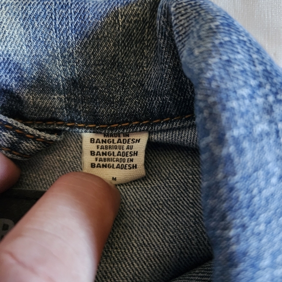 EUC Signature Levi Strauss Jean Jacket - Picture 4 of 14